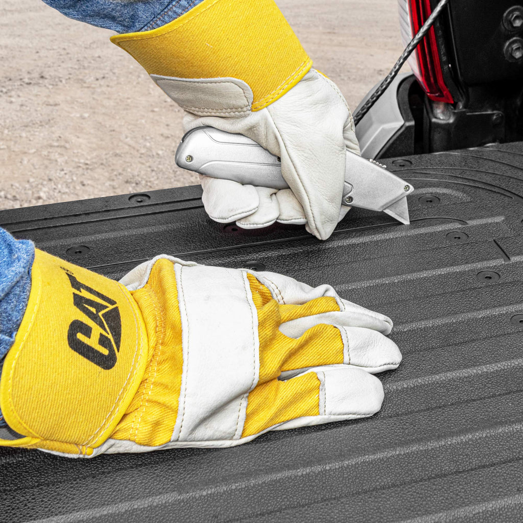 CAT Caterpillar — Tapete Protector de Compuerta Trasera para Camioneta Pick-Up, Hule Ultra Resistente de Alto Rendimiento, Universal Recortable 62" x 21" (CAMT-1509), Negro