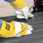 CAT Caterpillar — Tapete Protector de Compuerta Trasera para Camioneta Pick-Up, Hule Ultra Resistente de Alto Rendimiento, Universal Recortable 62" x 21" (CAMT-1509), Negro